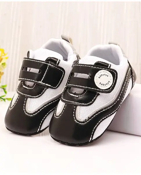 Babyoye Velcro Closure Booties With Patch - Black