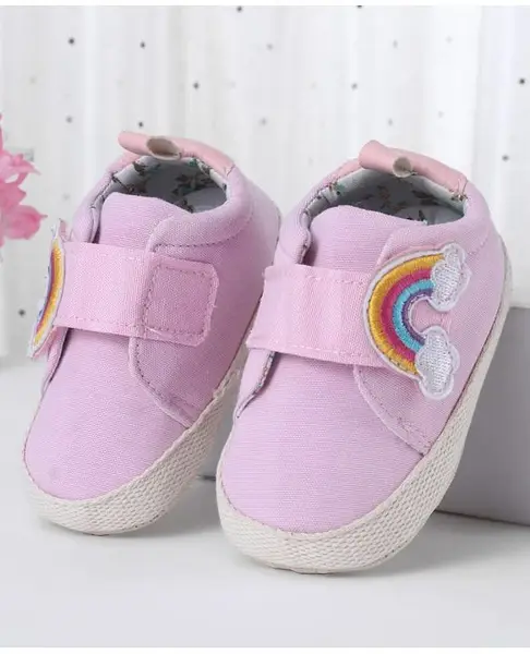 Cute Walk by Babyhug Velcro Closure Booties with Rainbow Theme Applique - Pink